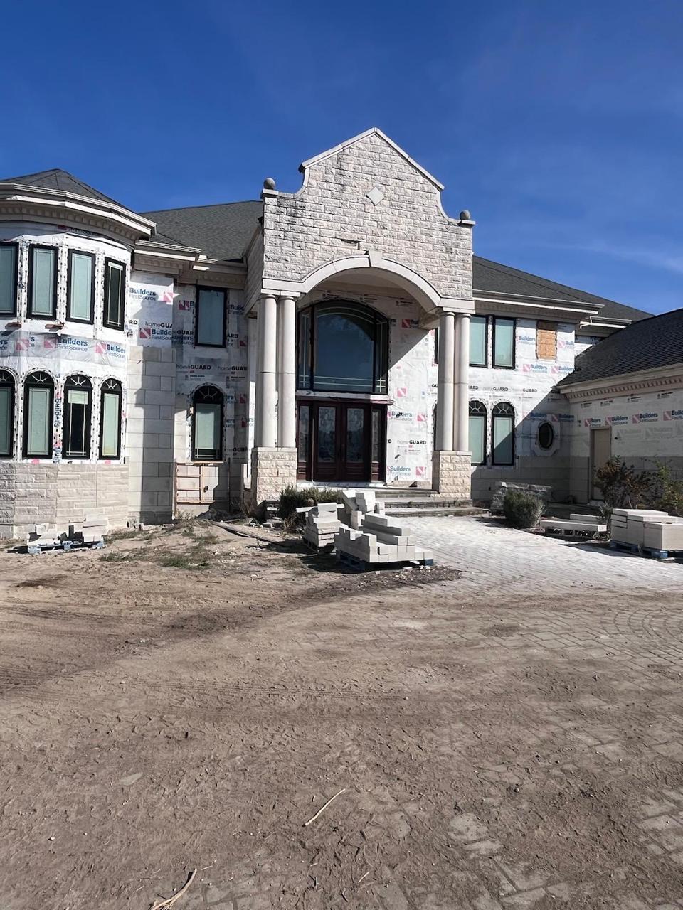 Rennovation of outer moulding of custom home